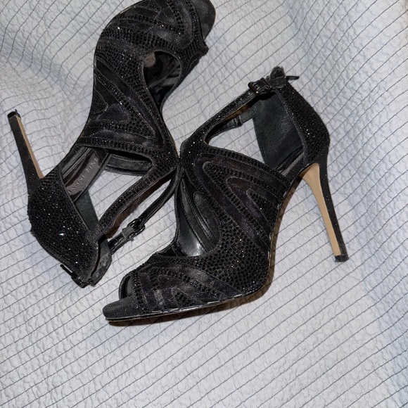 Gianni Bini Sharissah Heels | Black - Picture 3 of 10